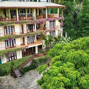 nature-walk-resort.kandyhotelsnow.com/